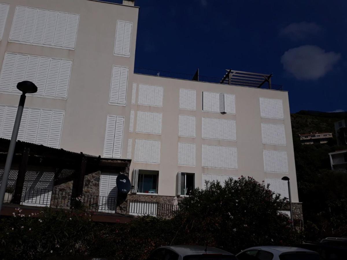 Przno Apartman White Star Apartment Ngoại thất bức ảnh